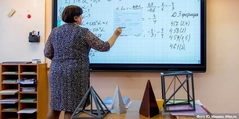 Сергей Собянин: Столичные школьники вернутся в школы 18 января