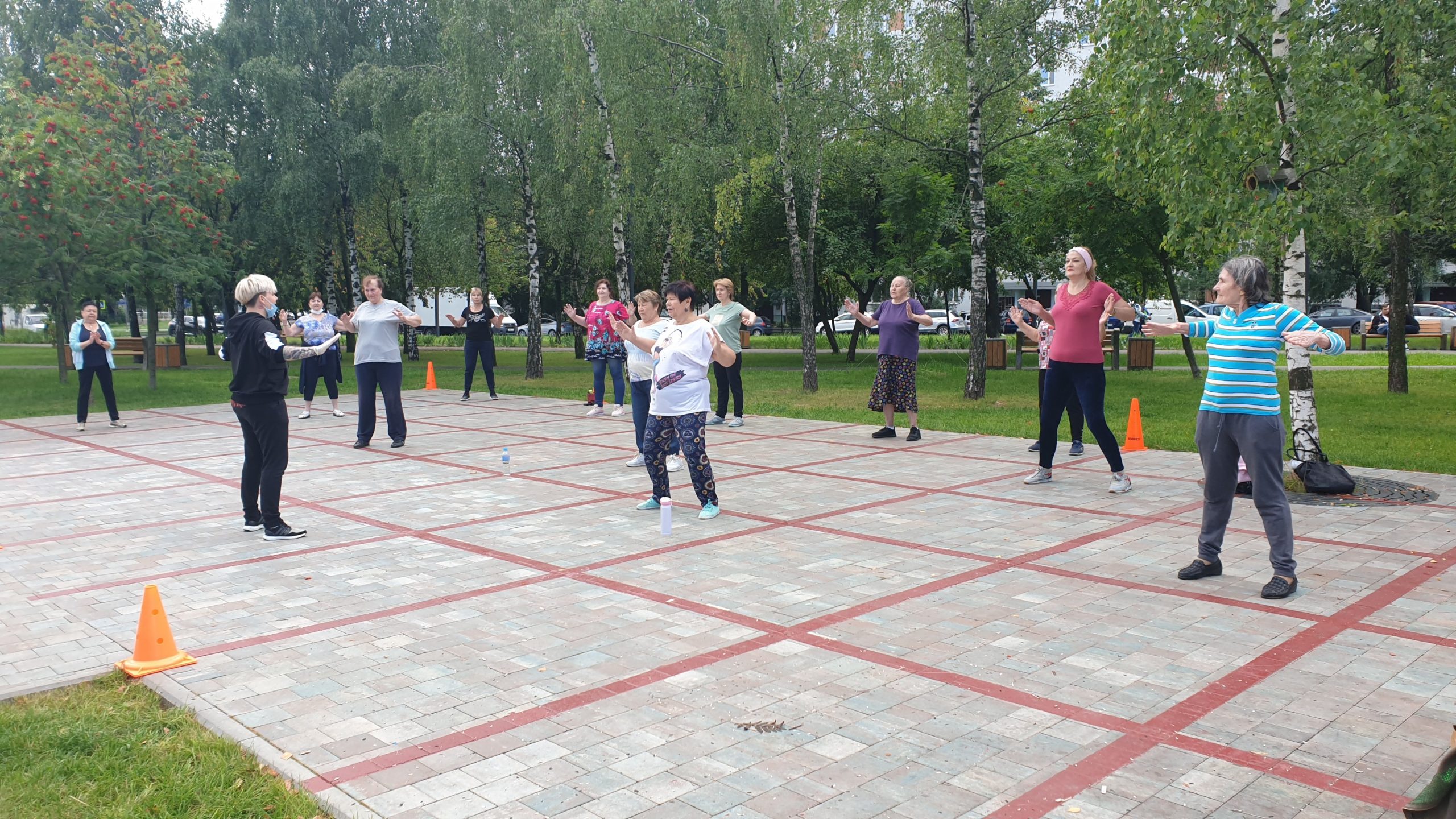 Московское долголетие занятия на свежем воздухе. Бибирево лагерь. Легион Бибирево.