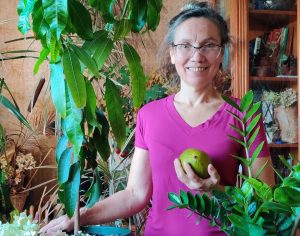 Жительница с Коненкова вырастила «долларовое дерево»