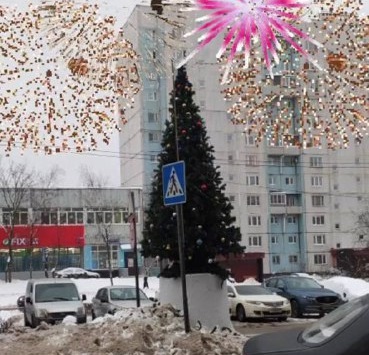 У магазина в Бибиреве заменили елку по просьбам жителей